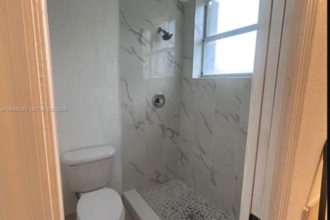 Townhouse in Miami, Florida 4 bedrooms, 196.02 sq.m. № 2086480 - photo 20