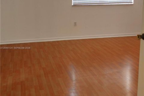 Townhouse in Miami, Florida 4 bedrooms, 196.02 sq.m. № 2086480 - photo 16
