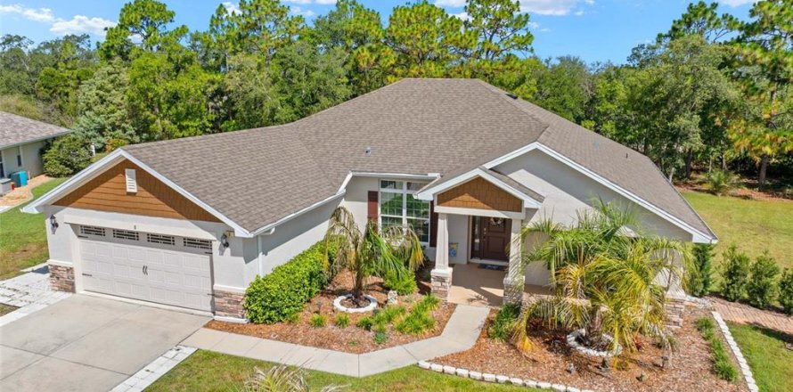 House in Homosassa, Florida 4 bedrooms, 211.91 sq.m. № 2226597