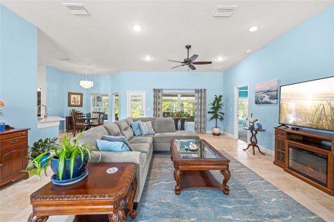 House in Homosassa, Florida 4 bedrooms, 211.91 sq.m. № 2226597 - photo 12