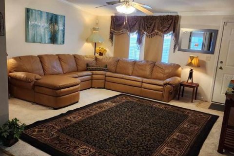 House in Kissimmee, Florida 5 bedrooms, 195.84 sq.m. № 2216074 - photo 7