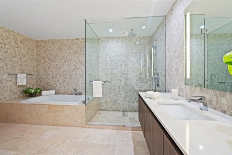Купить кондоминиум в Майами, Флорида 3 спальни, 155.61м2, № 2025089 - фото 22