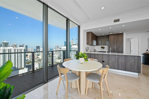 Купить кондоминиум в Майами, Флорида 3 спальни, 155.61м2, № 2025089 - фото 16