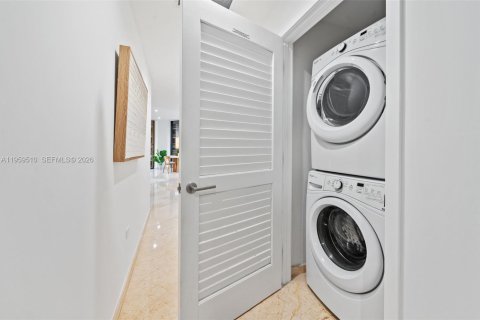 Купить кондоминиум в Майами, Флорида 3 спальни, 155.61м2, № 2025089 - фото 9