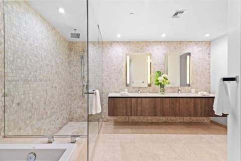 Купить кондоминиум в Майами, Флорида 3 спальни, 155.61м2, № 2025089 - фото 24