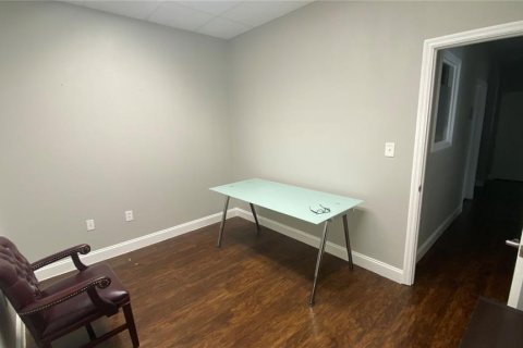 Propiedad comercial en alquiler en Tampa, Florida, 557.41 m2 № 1295596 - foto 3