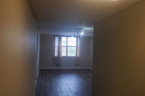 Condo in Deerfield Beach, Florida, 2 bedrooms № 2155147 - photo 14