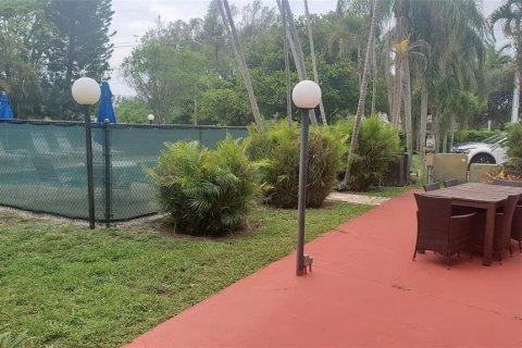 Condo in Deerfield Beach, Florida, 2 bedrooms № 2155147 - photo 4