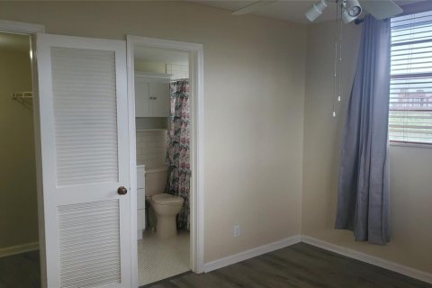 Condo in Deerfield Beach, Florida, 2 bedrooms № 2155147 - photo 24