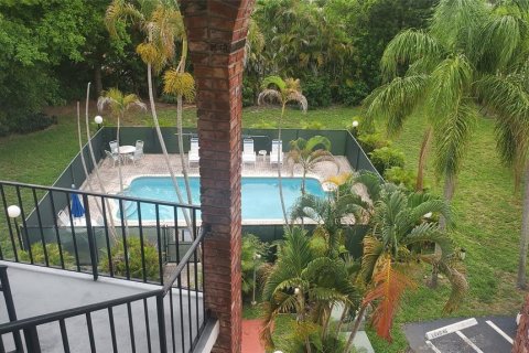 Condo in Deerfield Beach, Florida, 2 bedrooms № 2155147 - photo 12