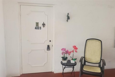 Condo in Deerfield Beach, Florida, 2 bedrooms № 2155147 - photo 13