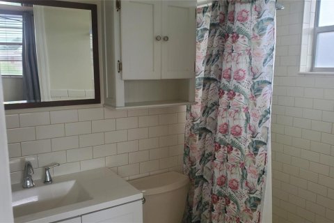 Condo in Deerfield Beach, Florida, 2 bedrooms № 2155147 - photo 25