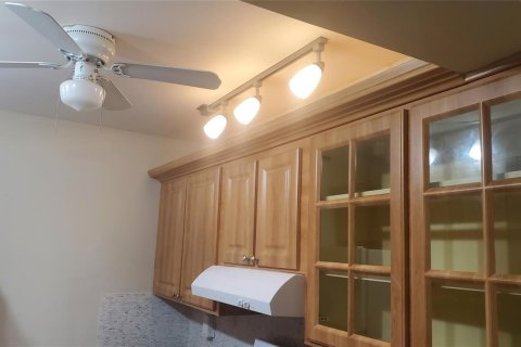 Condo in Deerfield Beach, Florida, 2 bedrooms № 2155147 - photo 18
