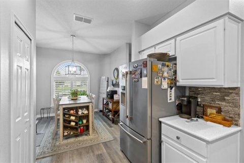 Villa ou maison à vendre à Kissimmee, Floride: 2 chambres, 129.78 m2 № 2230279 - photo 5