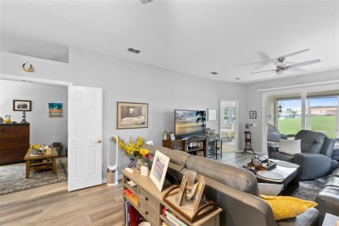 Villa ou maison à vendre à Kissimmee, Floride: 2 chambres, 129.78 m2 № 2230279 - photo 9