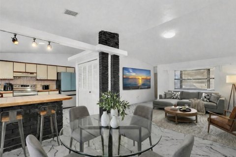 Villa ou maison à vendre à Port St. Lucie, Floride: 2 chambres, 109.07 m2 № 2024374 - photo 20