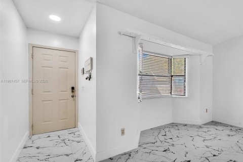 Villa ou maison à vendre à Port St. Lucie, Floride: 2 chambres, 109.07 m2 № 2024374 - photo 4