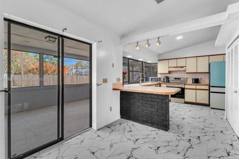 Villa ou maison à vendre à Port St. Lucie, Floride: 2 chambres, 109.07 m2 № 2024374 - photo 13