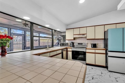 Villa ou maison à vendre à Port St. Lucie, Floride: 2 chambres, 109.07 m2 № 2024374 - photo 17