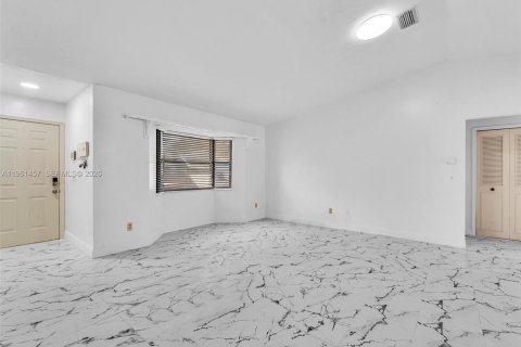 Villa ou maison à vendre à Port St. Lucie, Floride: 2 chambres, 109.07 m2 № 2024374 - photo 5