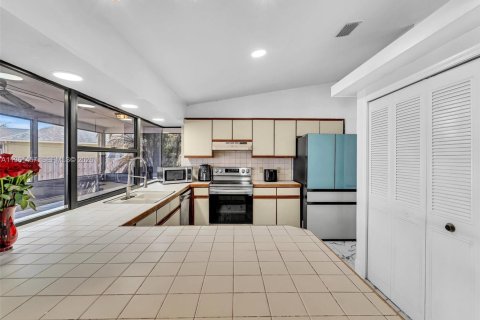 Villa ou maison à vendre à Port St. Lucie, Floride: 2 chambres, 109.07 m2 № 2024374 - photo 16