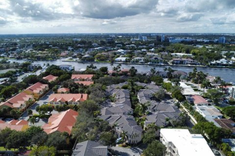 Condo in Pompano Beach, Florida, 2 bedrooms № 2190875 - photo 24