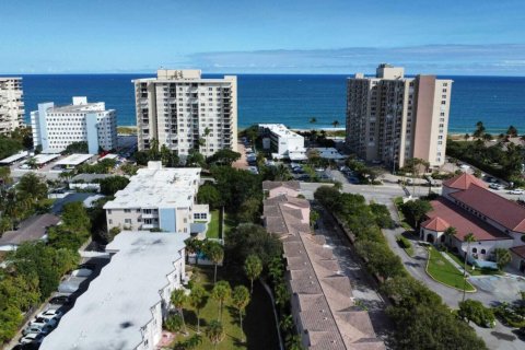 Condo in Pompano Beach, Florida, 2 bedrooms № 2190875