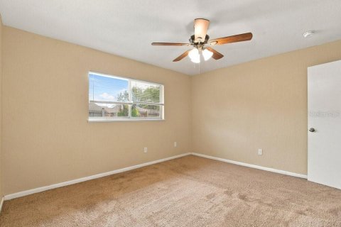 Villa ou maison à louer à Fruitland Park, Floride: 3 chambres, 175.68 m2 № 2405601 - photo 11
