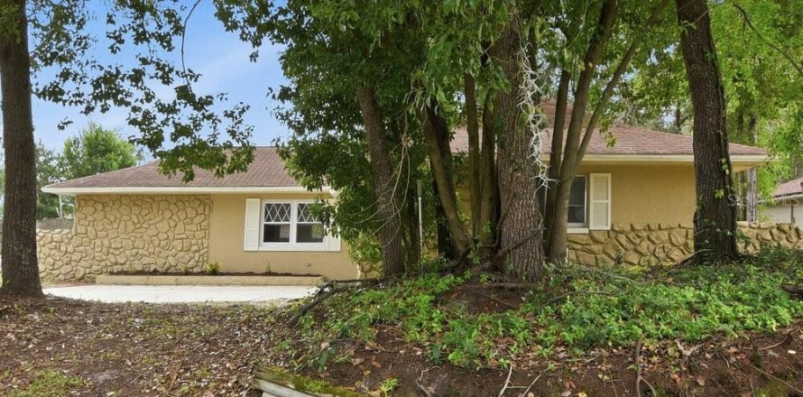 Villa ou maison à Fruitland Park, Floride 3 chambres, 175.68 m2 № 2405601