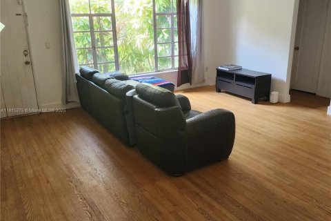 Casa en venta en Miami Shores, Florida, 2 dormitorios, 107.77 m2 № 1768615 - foto 2