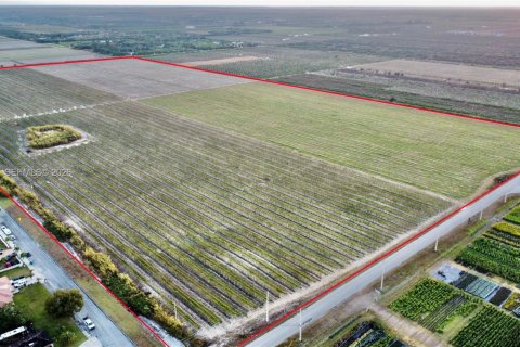 Propiedad comercial en Homestead, Florida № 2080818