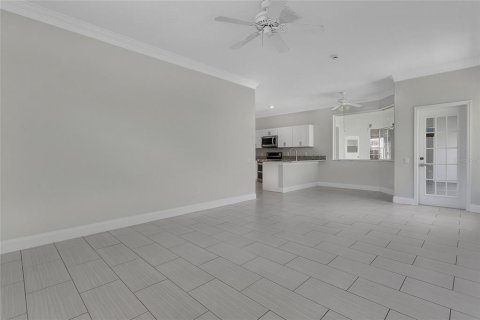 Casa en venta en Orlando, Florida, 4 dormitorios, 232.26 m2 № 1743617 - foto 13