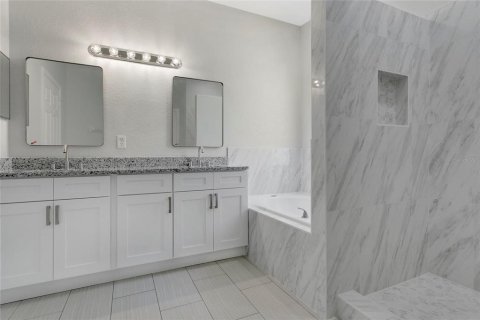 Casa en venta en Orlando, Florida, 4 dormitorios, 232.26 m2 № 1743617 - foto 20