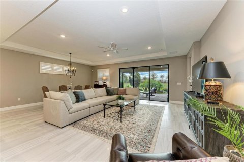 House in Bradenton, Florida 3 bedrooms, 215.35 sq.m. № 1552275 - photo 5