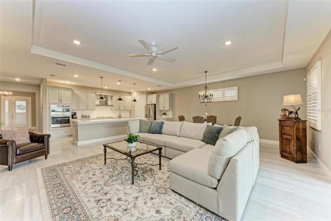 House in Bradenton, Florida 3 bedrooms, 215.35 sq.m. № 1552275 - photo 8