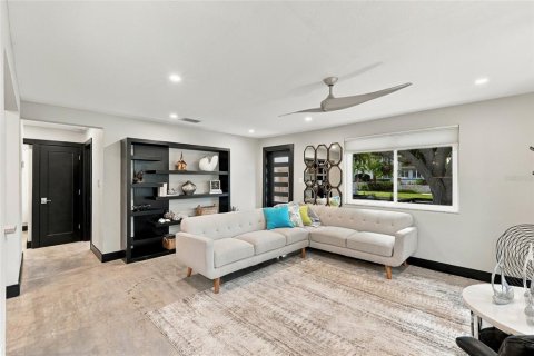 Appartement à louer à Saint Petersburg, Floride: 2 chambres, 116.13 m2 № 2385698 - photo 17