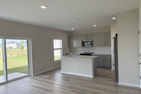 Casa en alquiler en Zephyrhills, Florida, 5 dormitorios, 224.92 m2 № 1816556 - foto 9