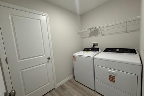 Casa en alquiler en Zephyrhills, Florida, 5 dormitorios, 224.92 m2 № 1816556 - foto 26