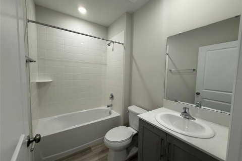 Casa en alquiler en Zephyrhills, Florida, 5 dormitorios, 224.92 m2 № 1816556 - foto 7