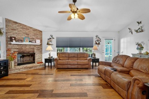 House in Palm Coast, Florida 3 bedrooms, 148.64 sq.m. № 2200971 - photo 6