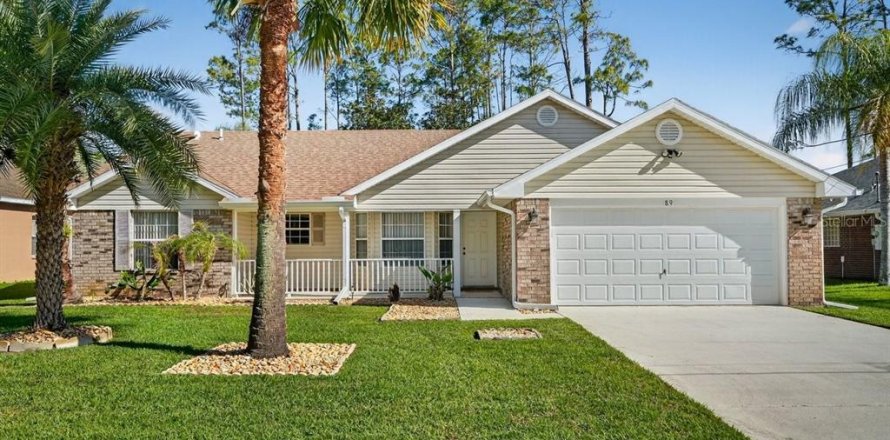 House in Palm Coast, Florida 3 bedrooms, 148.64 sq.m. № 2200971