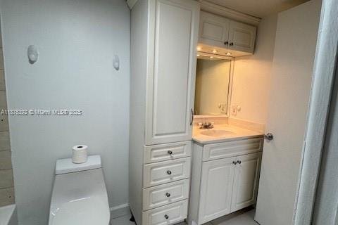 Condominio en alquiler en Miami, Florida, 1 dormitorio, 73.95 m2 № 1924148 - foto 3