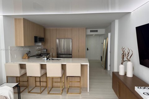 Condo in Hallandale Beach, Florida, 1 bedroom № 2429673 - photo 4