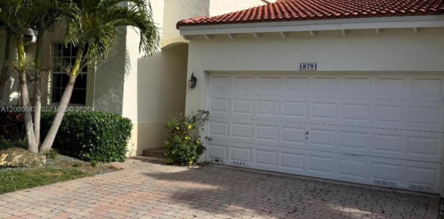 Adosado en Miramar, Florida 3 dormitorios, 147.34 m2 № 2071099