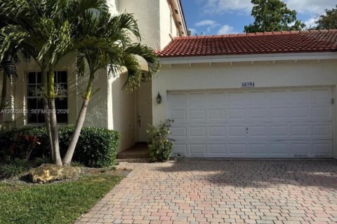 Adosado en venta en Miramar, Florida, 3 dormitorios, 147.34 m2 № 2071099 - foto 2