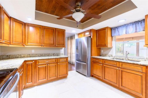 Casa en alquiler en Tampa, Florida, 3 dormitorios, 270.44 m2 № 1916913 - foto 7