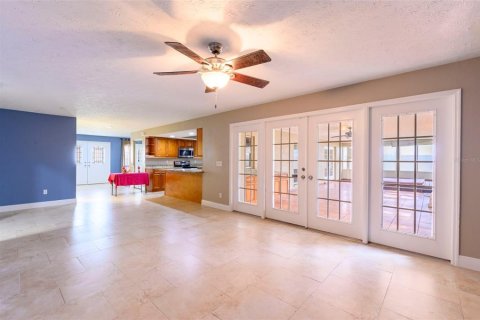 Casa en alquiler en Tampa, Florida, 3 dormitorios, 270.44 m2 № 1916913 - foto 21