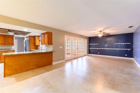 Casa en alquiler en Tampa, Florida, 3 dormitorios, 270.44 m2 № 1916913 - foto 10