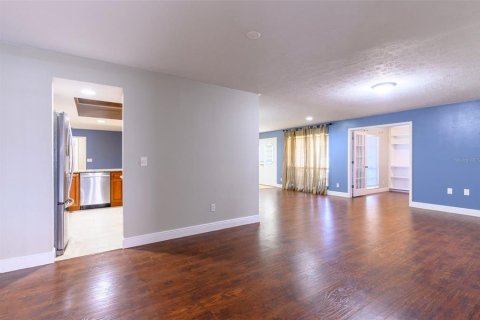 Casa en alquiler en Tampa, Florida, 3 dormitorios, 270.44 m2 № 1916913 - foto 23