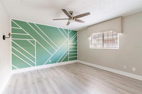Casa en alquiler en Tampa, Florida, 3 dormitorios, 270.44 m2 № 1916913 - foto 8